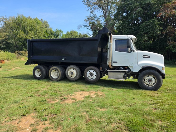 #25407-•-2005-volvo-vhd-quad-axle-dump-truck-image-15