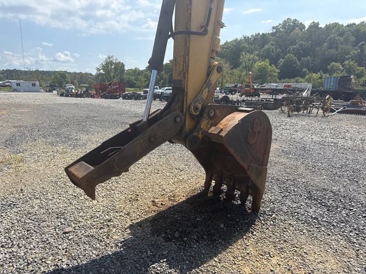deere-120-image-3