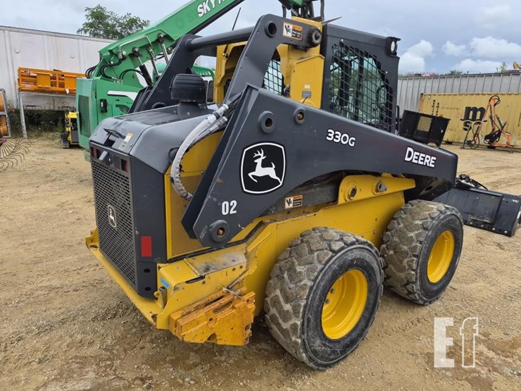 2020-deere-330g-image-3