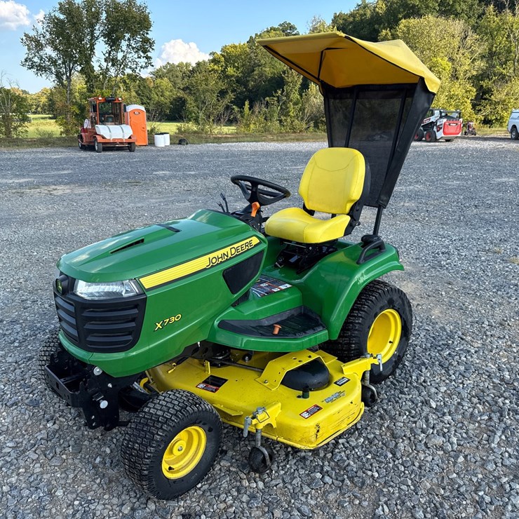 JOHN DEERE X730