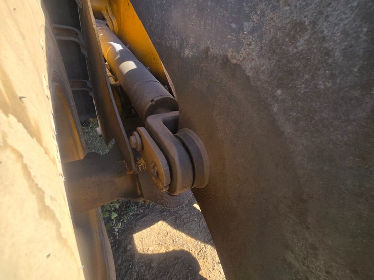 deere-444j-image-60