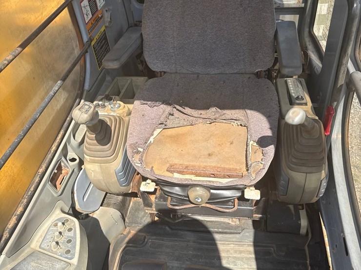 deere-120-image-6