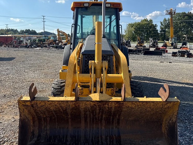 2005-deere-310g-image-2