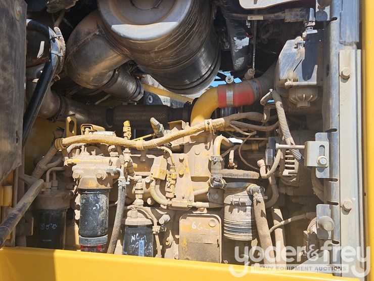 2017-deere-544k-image-32