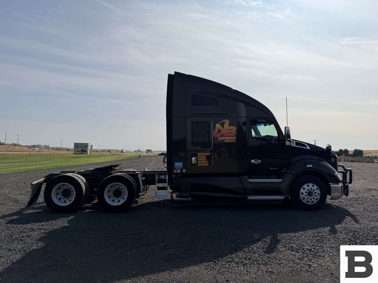2016-kenworth-t680-image-7