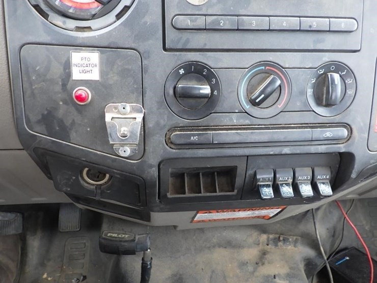 2009-ford-550-image-47