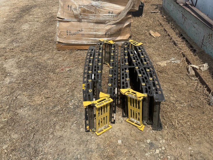 #53480-•-lot-of-folding-ramps-inv#53480-image-2