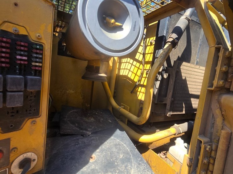 caterpillar-320-image-36