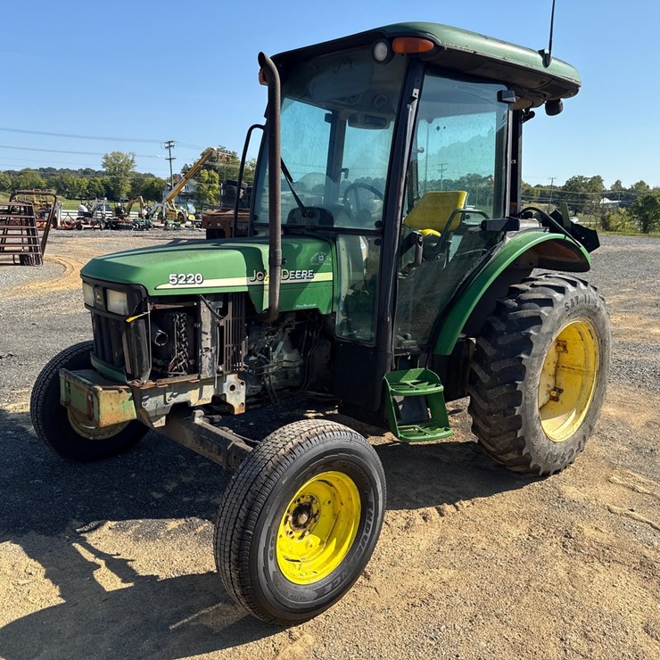 JOHN DEERE 5220