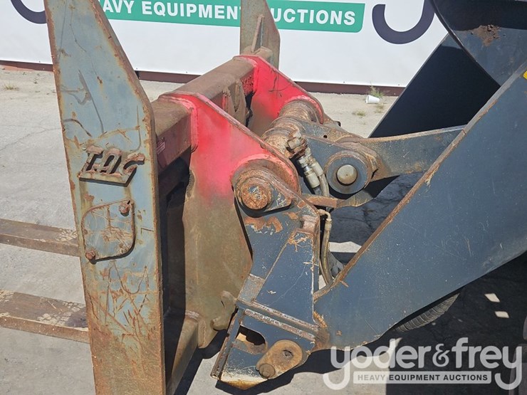2017-deere-544k-image-24