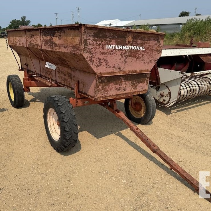 CASE IH 100