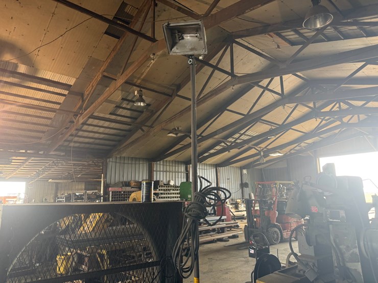 #53533-•-lot-of-stands,-fan-&-miscellaneous-inv#53533-image-5