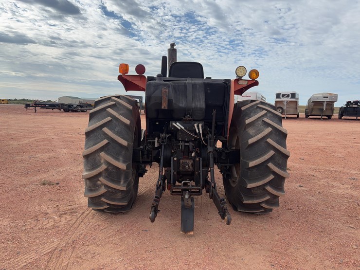 allis-chalmers-6060-tractor-image-3