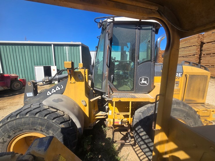 deere-444j-image-4