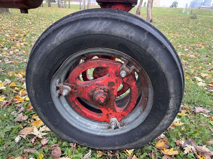 1952-farmall-super-c-image-93