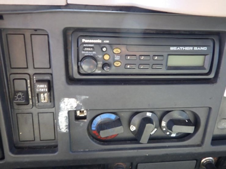 2000-international-4700-image-34