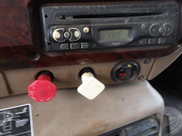 2007-mack-cv713-granite-5-axle-dump-truck-image-45