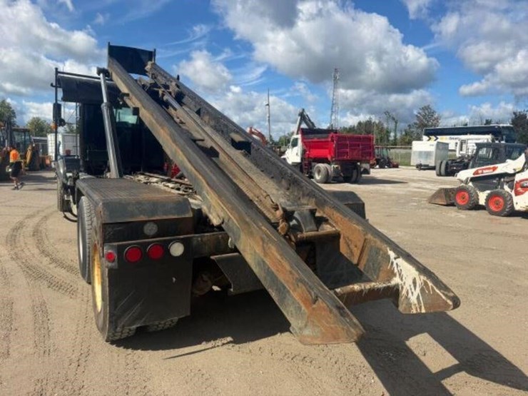 2012-kenworth-t800-image-41