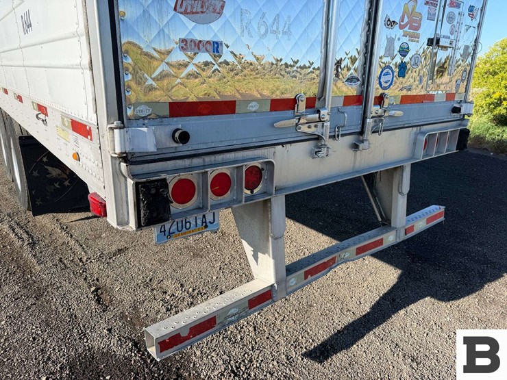 2013-utility-reefer-van-image-23