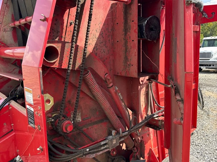 massey-ferguson-1745-image-8