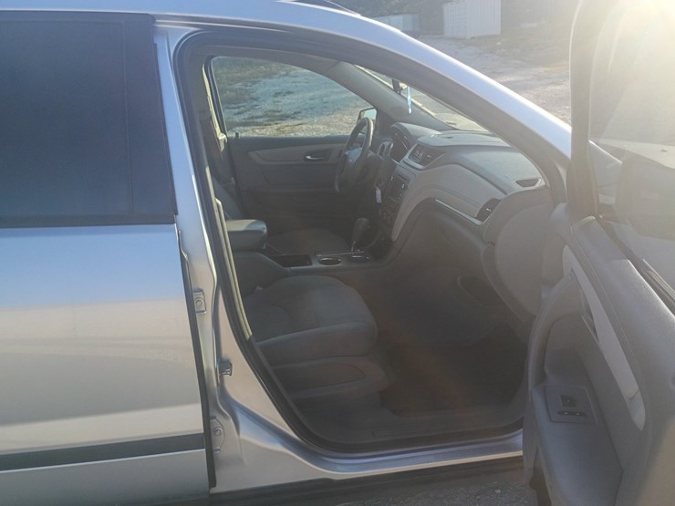 2013-chevrolet-traverse-image-26