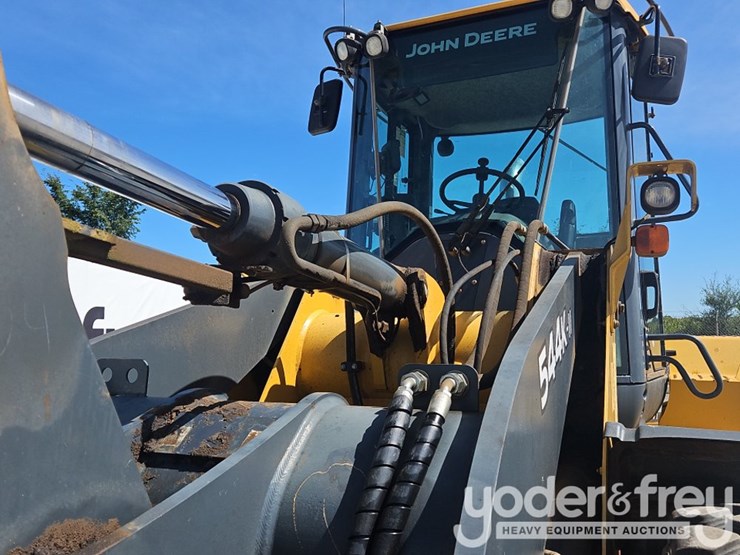 2017-deere-544k-image-25