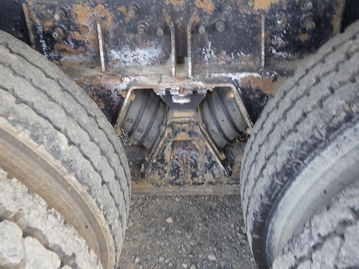 2007-mack-cv713-granite-5-axle-dump-truck-image-25