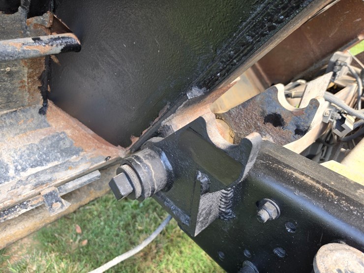 #25407-•-2005-volvo-vhd-quad-axle-dump-truck-image-34