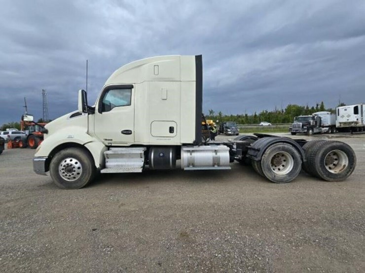2016-kenworth-t680-image-7