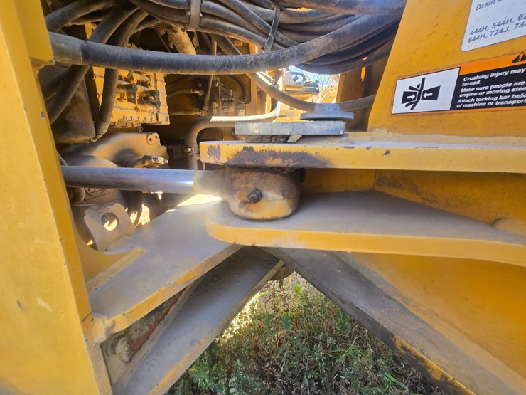 deere-444j-image-65