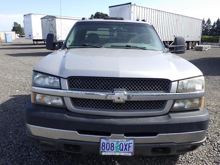 2004-chevrolet-2500hd-image-8