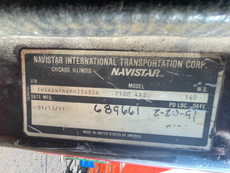 1991-international-7100-image-45