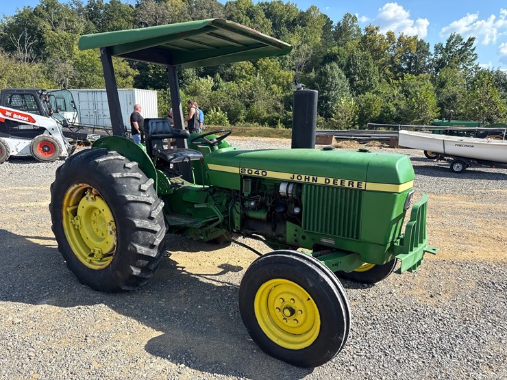 john-deere-2040-image-3