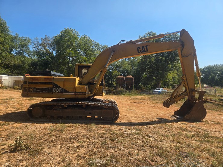 caterpillar-320-image-14