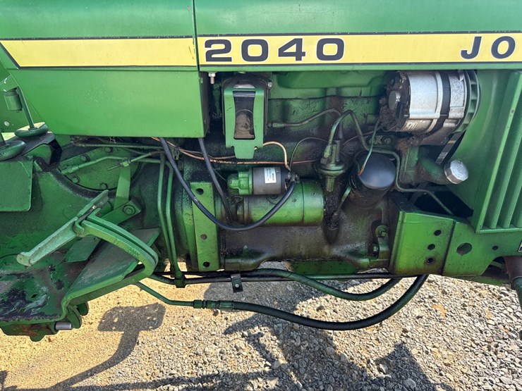 john-deere-2040-image-10