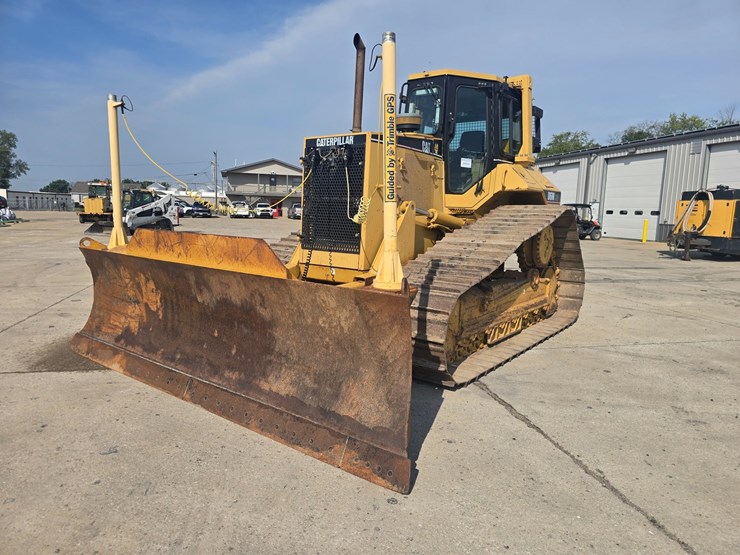 2002-caterpillar-d6m-lgp-image-1