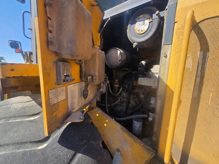 deere-444j-image-12