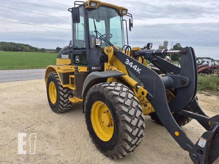 2016-deere-344k-image-7
