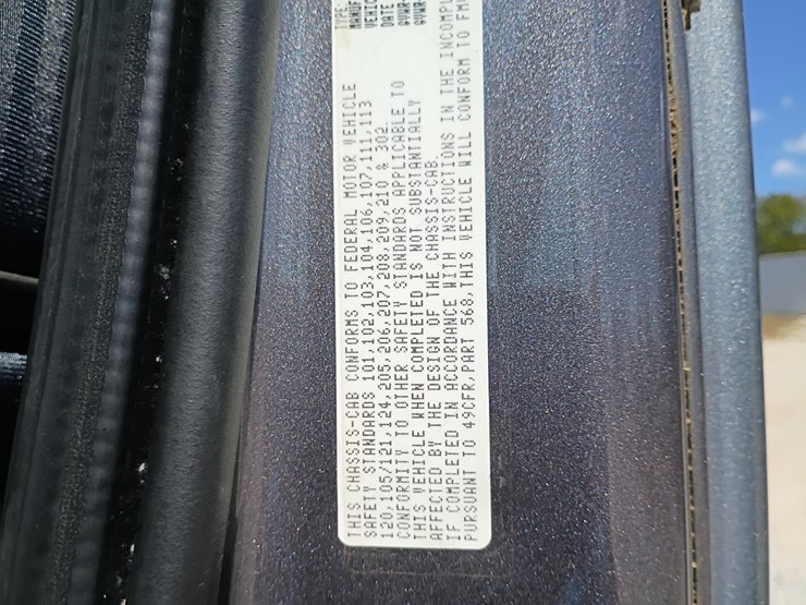 2007-freightliner-m2-106-image-35