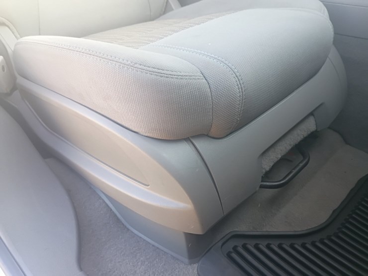 2013-chevrolet-traverse-image-29