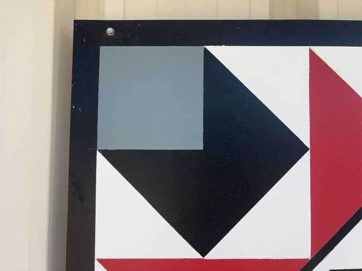 international-harvester-wood-barn-quilt-image-3
