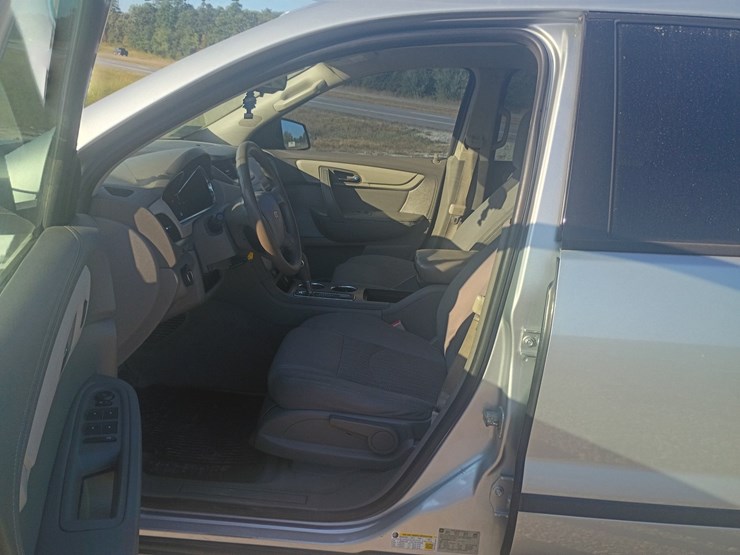 2013-chevrolet-traverse-image-19