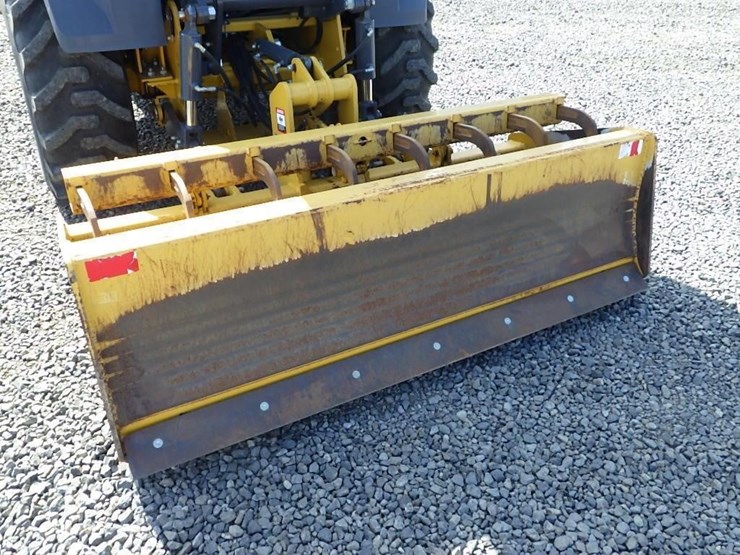 2019-deere-210l-image-22