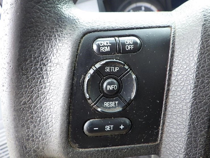 2016-ford-550-image-34