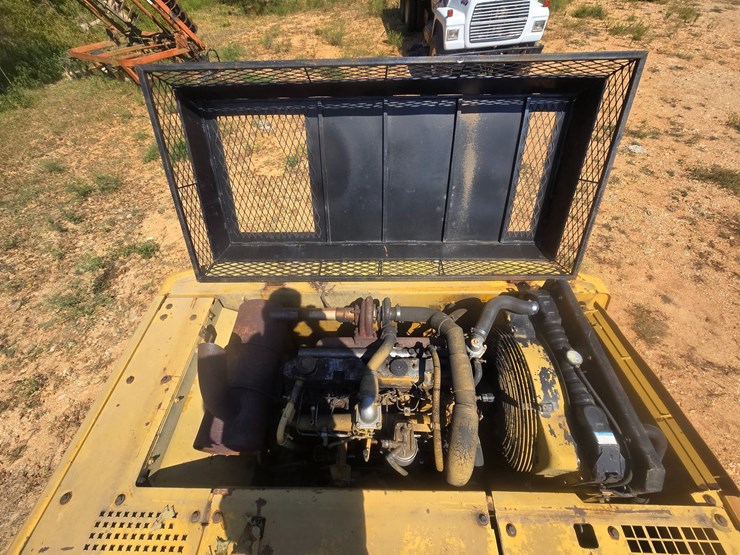caterpillar-320-image-23