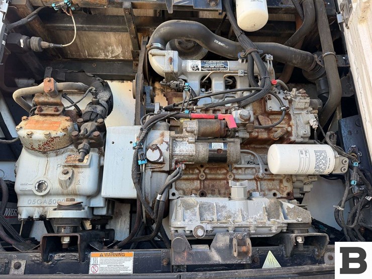 2013-utility-reefer-van-image-12