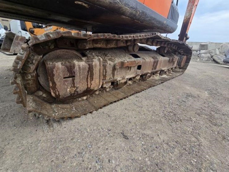 2016-hitachi-zx350-lc-image-25