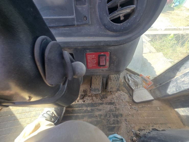 deere-444j-image-40