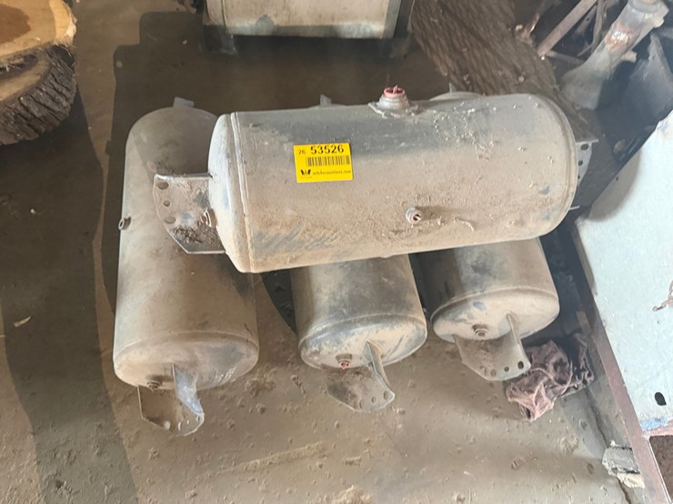 #53526-•-lot-of-(4)-air-brake-tanks-inv#53526-image-1
