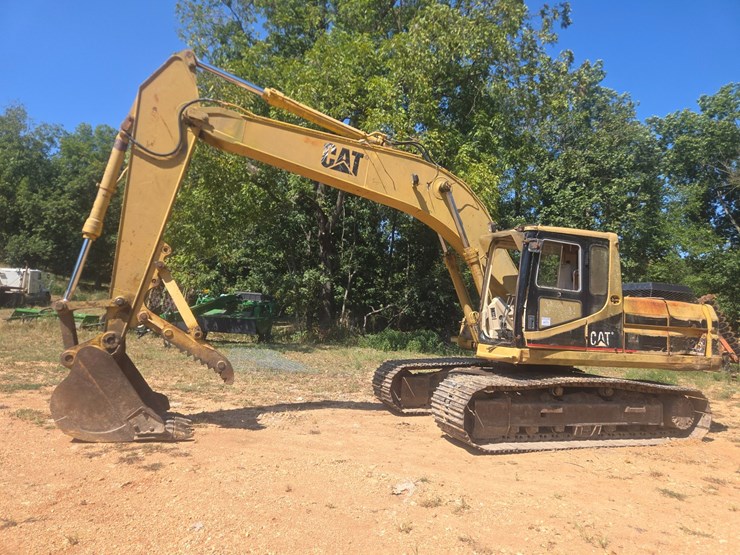 caterpillar-320-image-3